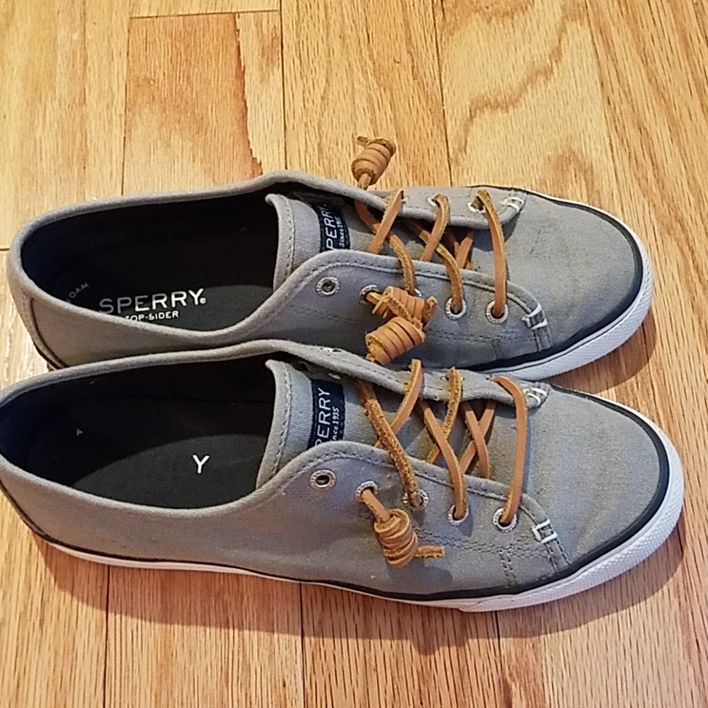 Sperry topsiders